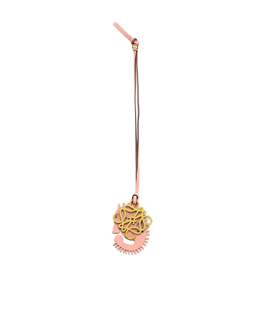 Loewe Seahorse Charm In Classic Calfskin In Nude