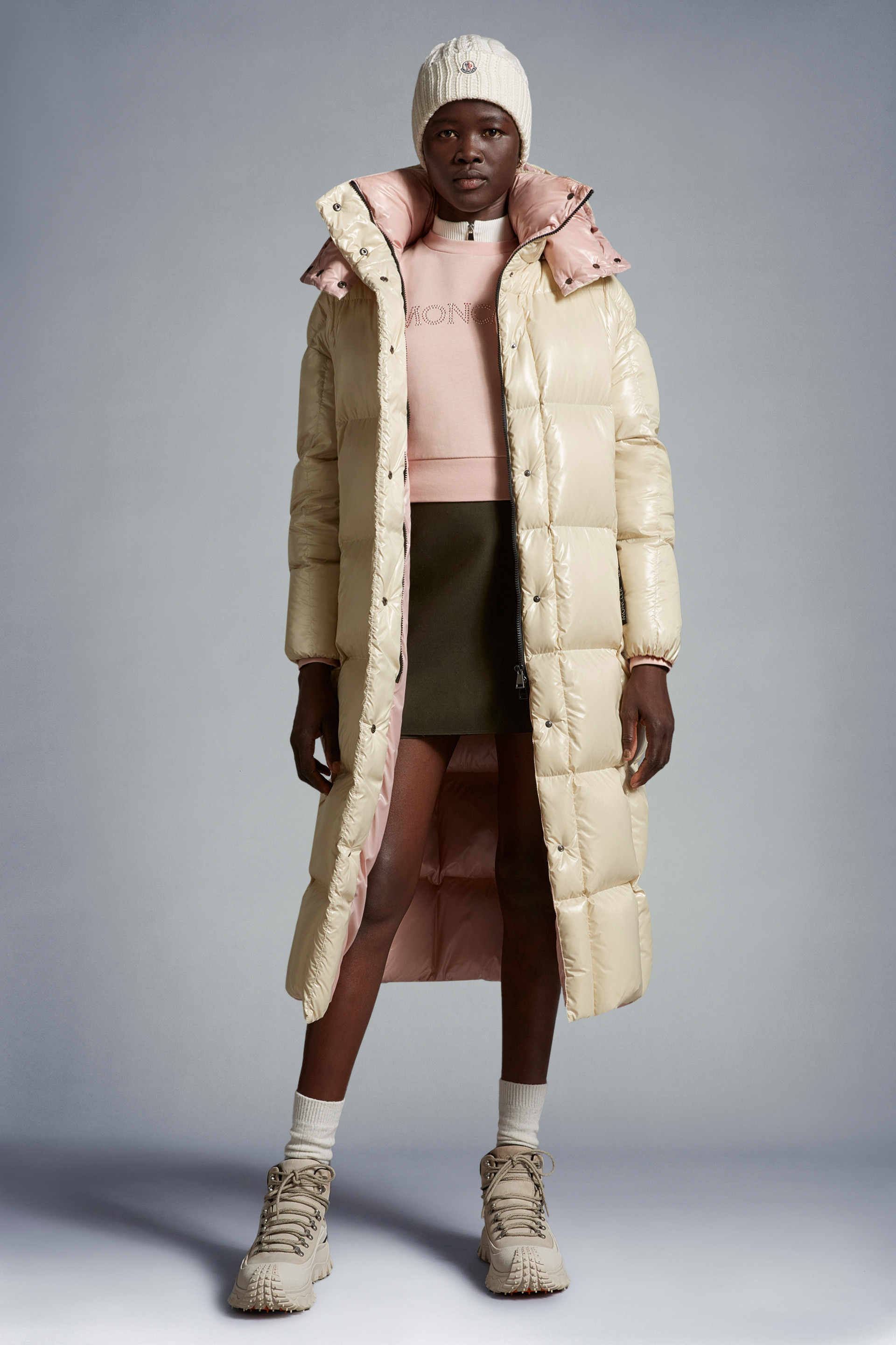 Moncler Long-sleeved Hooded Down Jacket In Nude