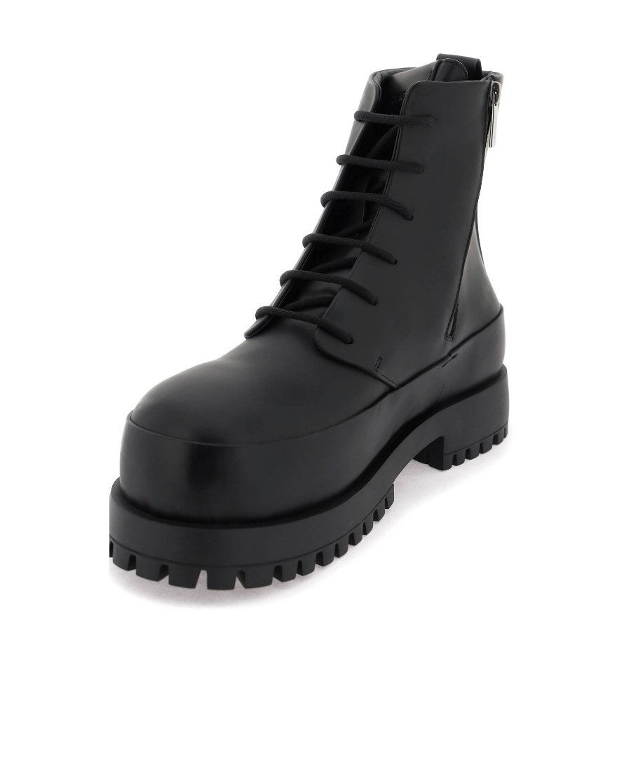 Ferragamo Salvatore Round-toe Tank-sole Ankle Boots In Black
