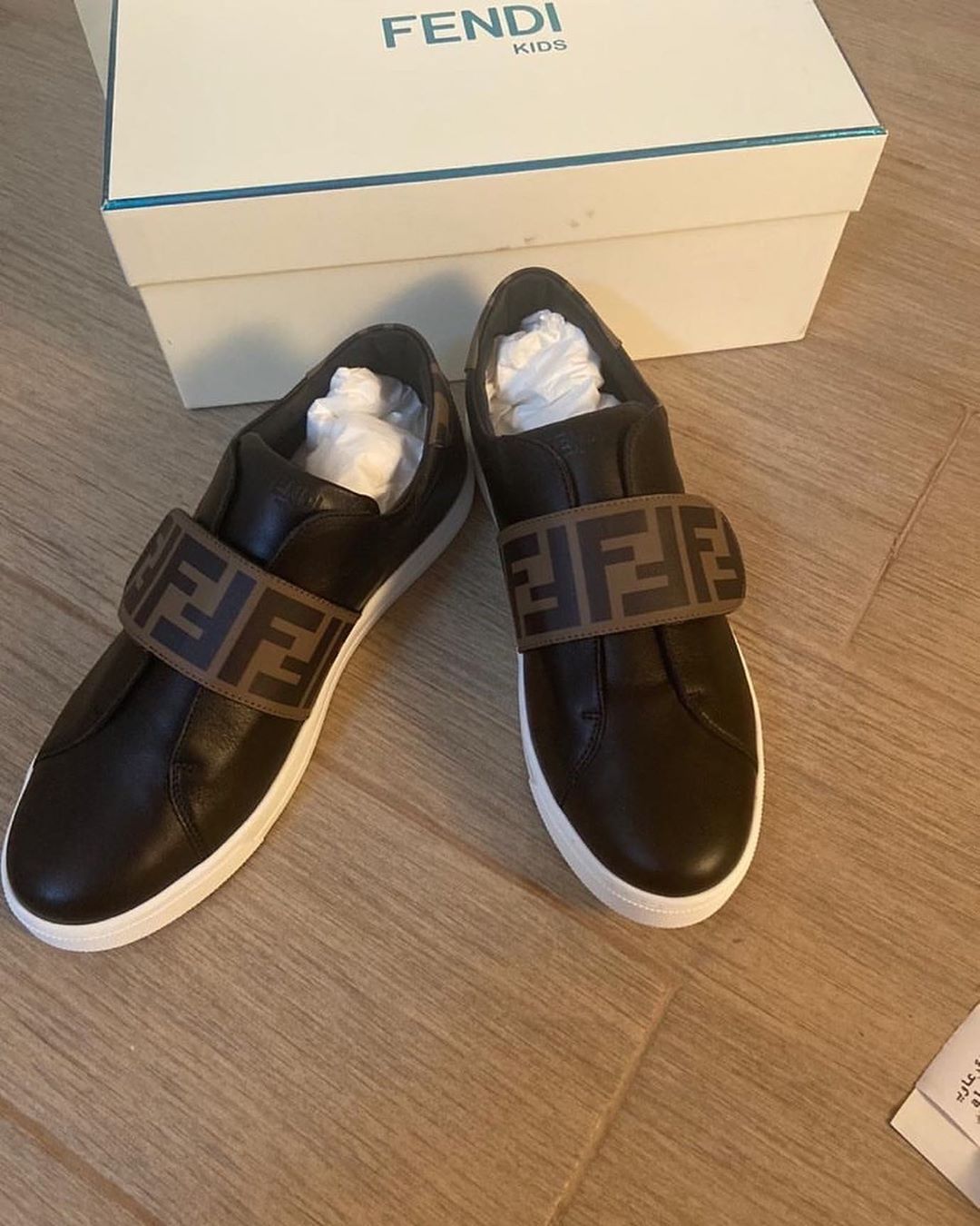 Fendi Kids Monogram Strap Sneakers In Black