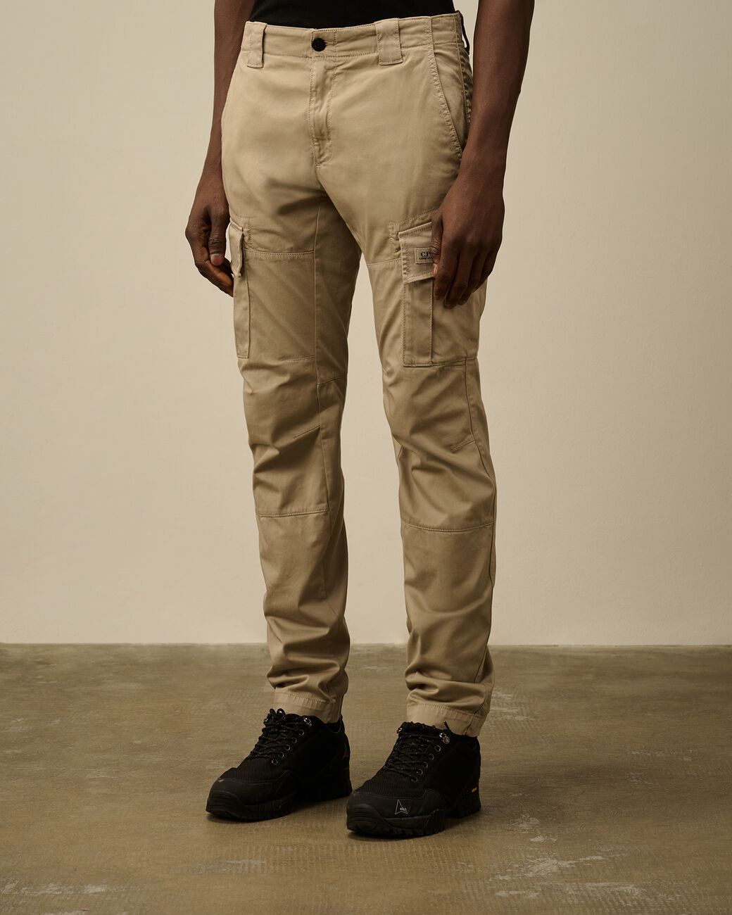 C.p. Company Sateen Stretch Cargo Lens Pants In Brown