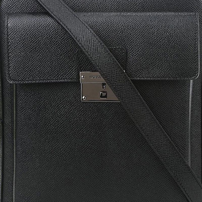 Burberry Logo Shoulder Bag In Black