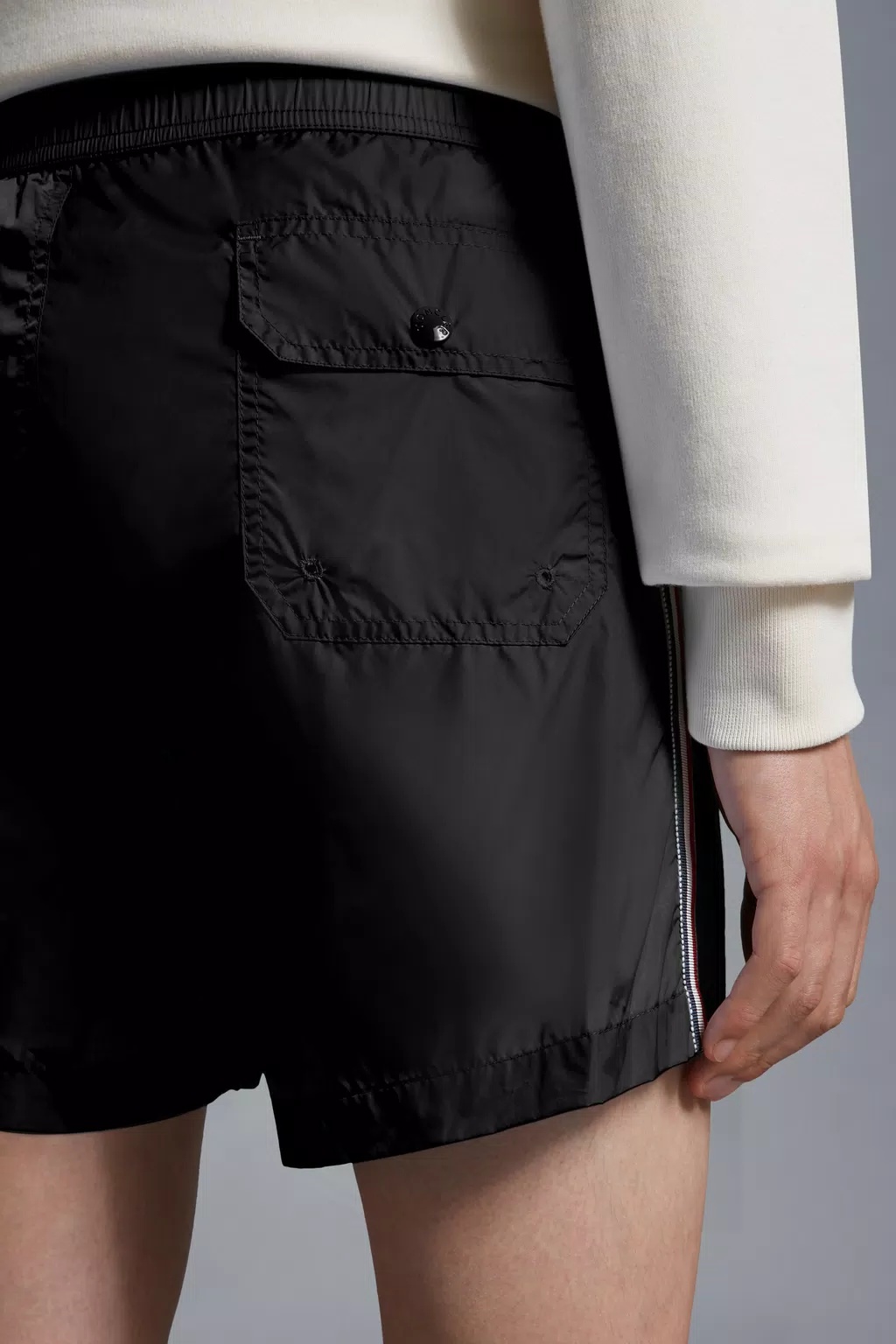 MONCLER MONCLER LOGO PATCH DRAWSTRING SWIM SHORTS