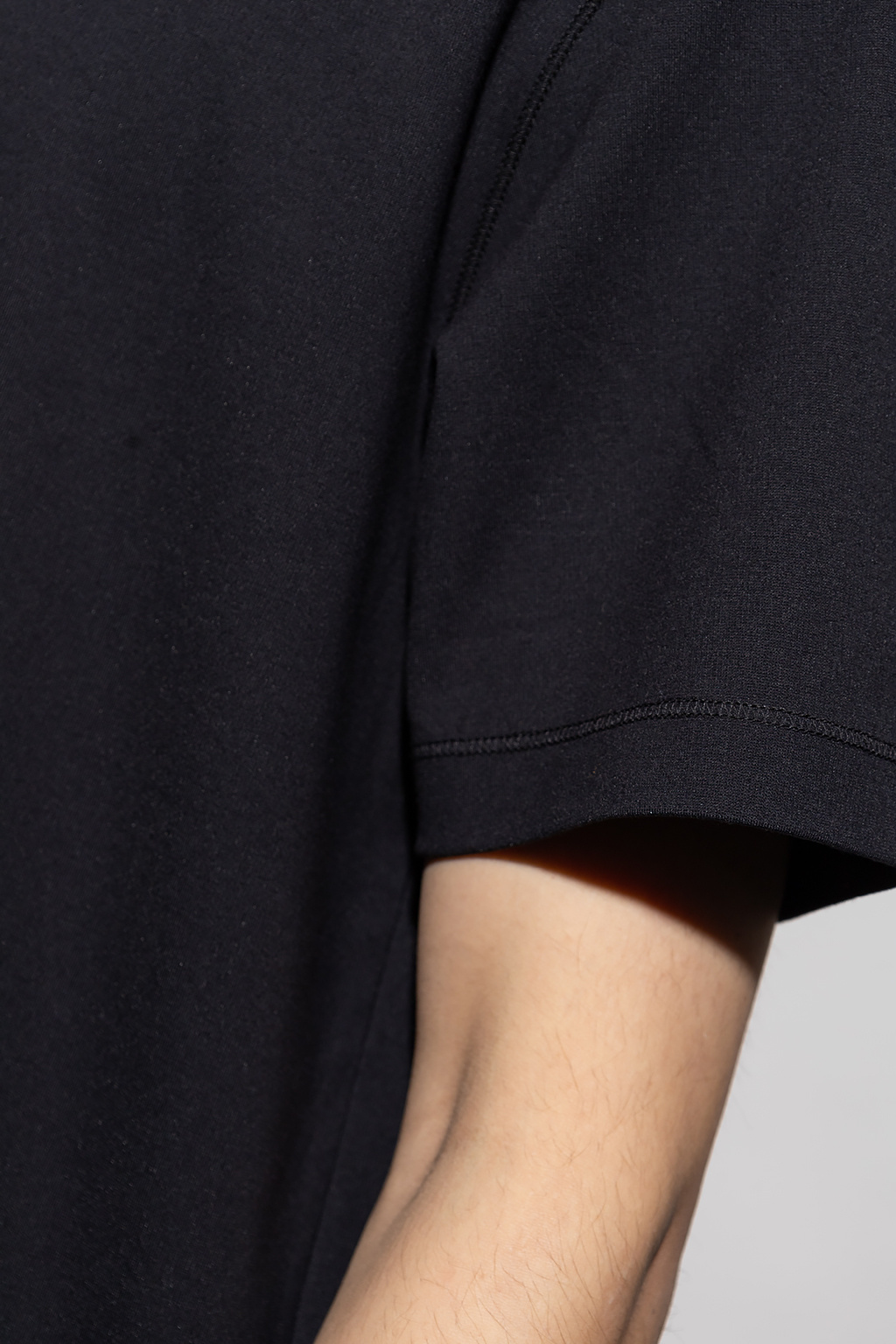 Shop Theory Round-neck Short-sleeve T-shirt In Black