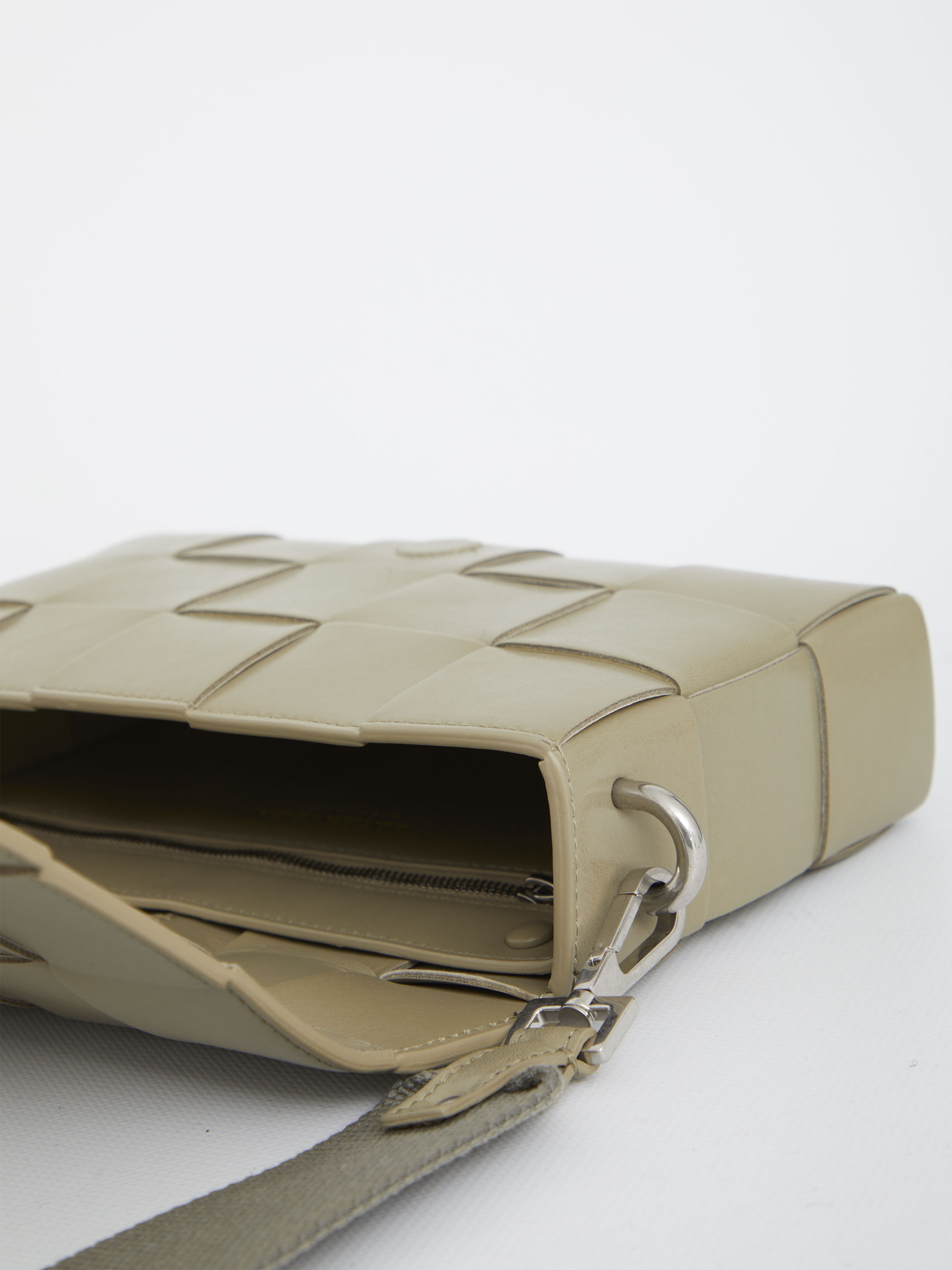 Bottega Veneta Medium Cassette Multi-function Strap Crossbody Bag In Nude