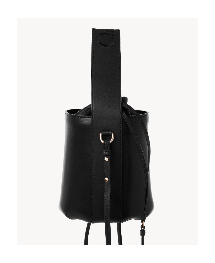 Chloé Sense Leather Bucket Bag In Black