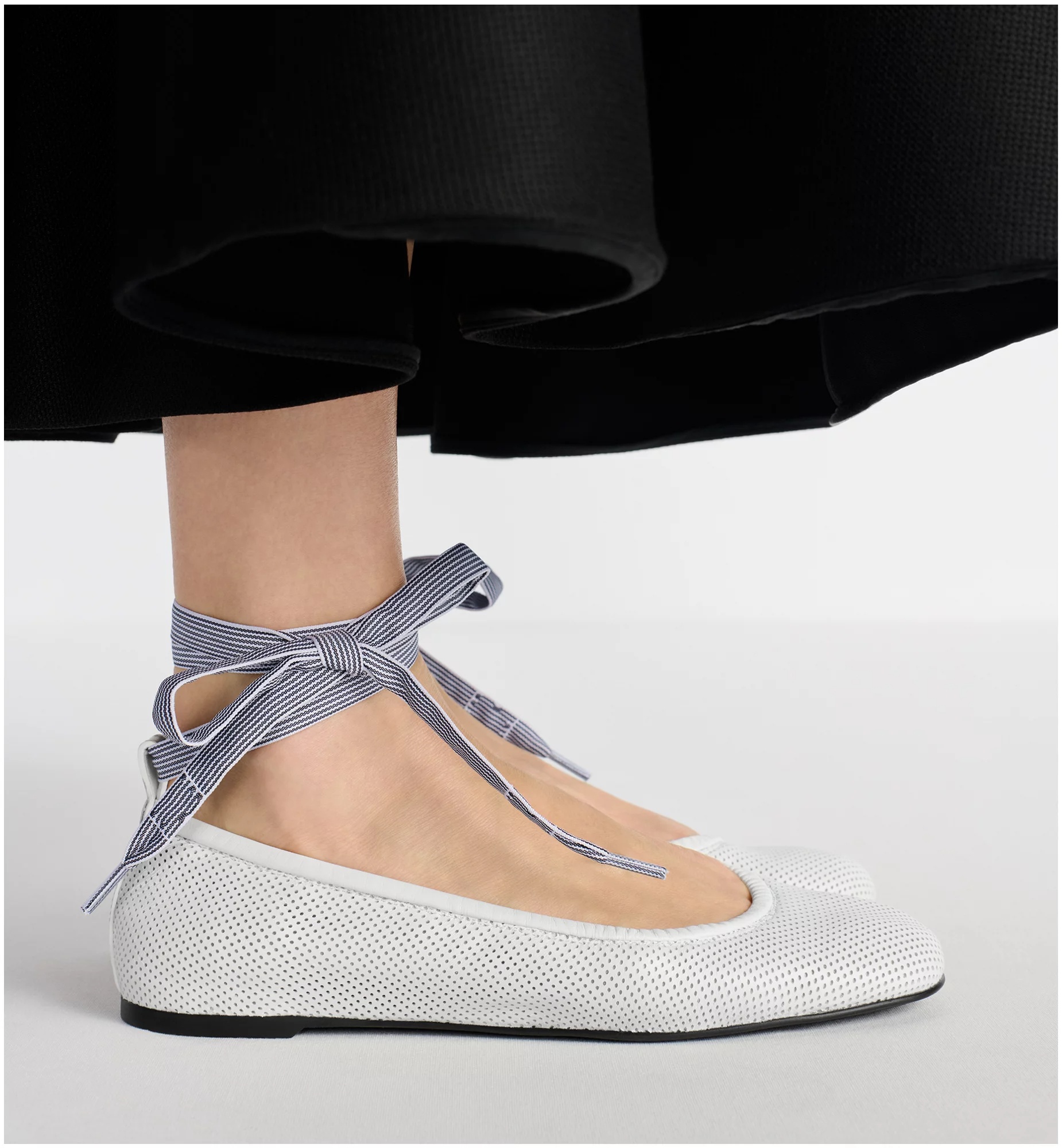 Dior D-journey Lace-up Ballet Flats In White