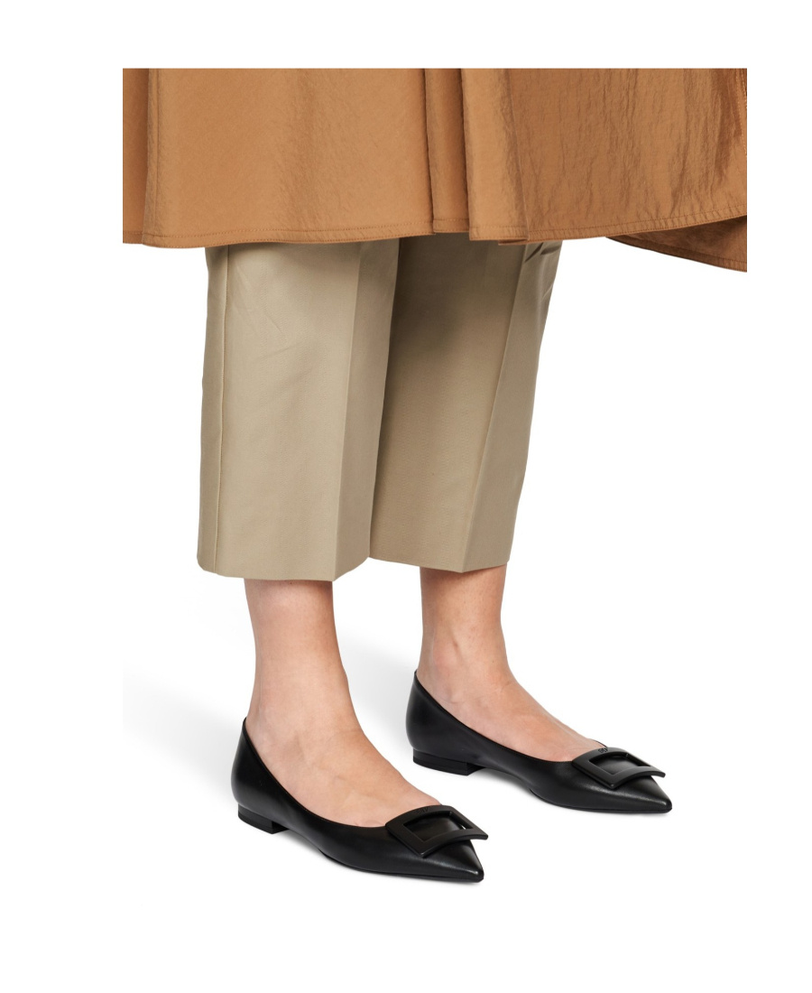 Roger Vivier Gommettine Leather Ballet Flats With Tonal Buckle In Black