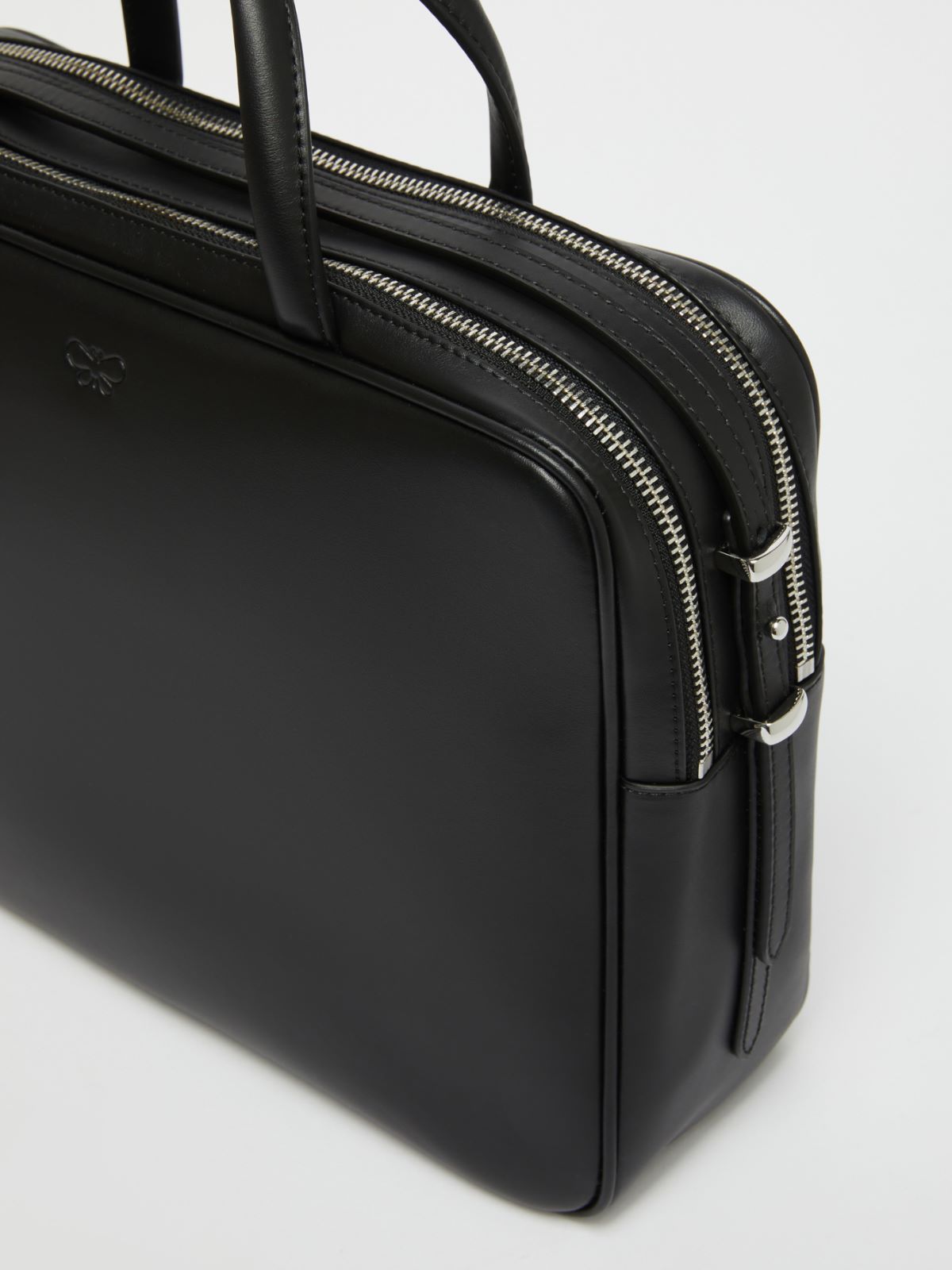 Weekend Max Mara Large Zipper Shoulder Bag In Black