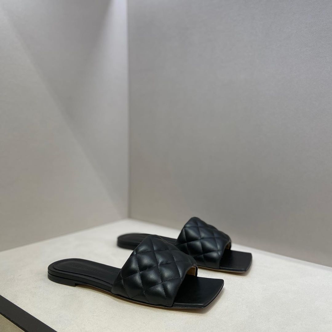 Bottega Veneta Woman Sandals Black Size 11 Soft Leather In Black