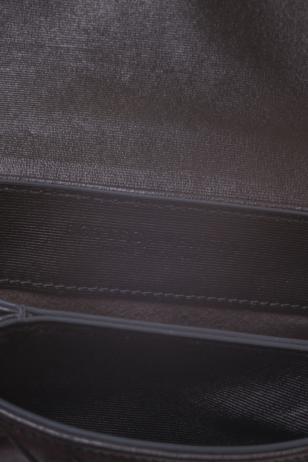 BOTTEGA VENETA LOGO SHOULDER BAG