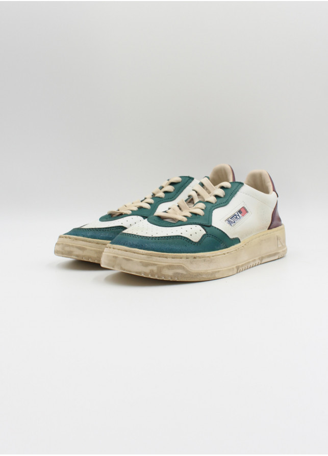 Autry Medalist Low Super Vintage Sneakers In White Pine Grove Leather And Rum Raisin In Nude