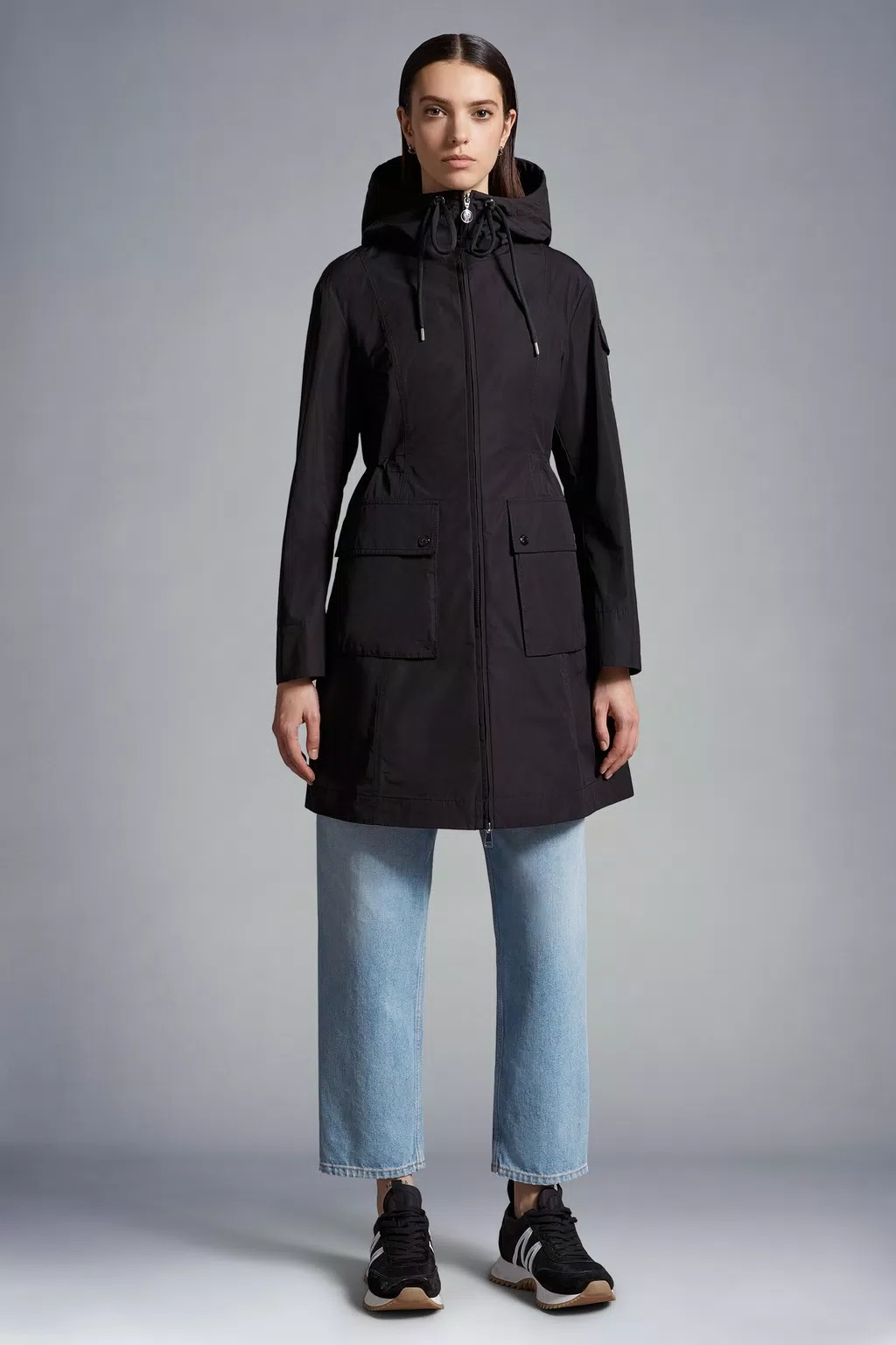 Moncler Laerte Logo-patch Parka Coat In Black