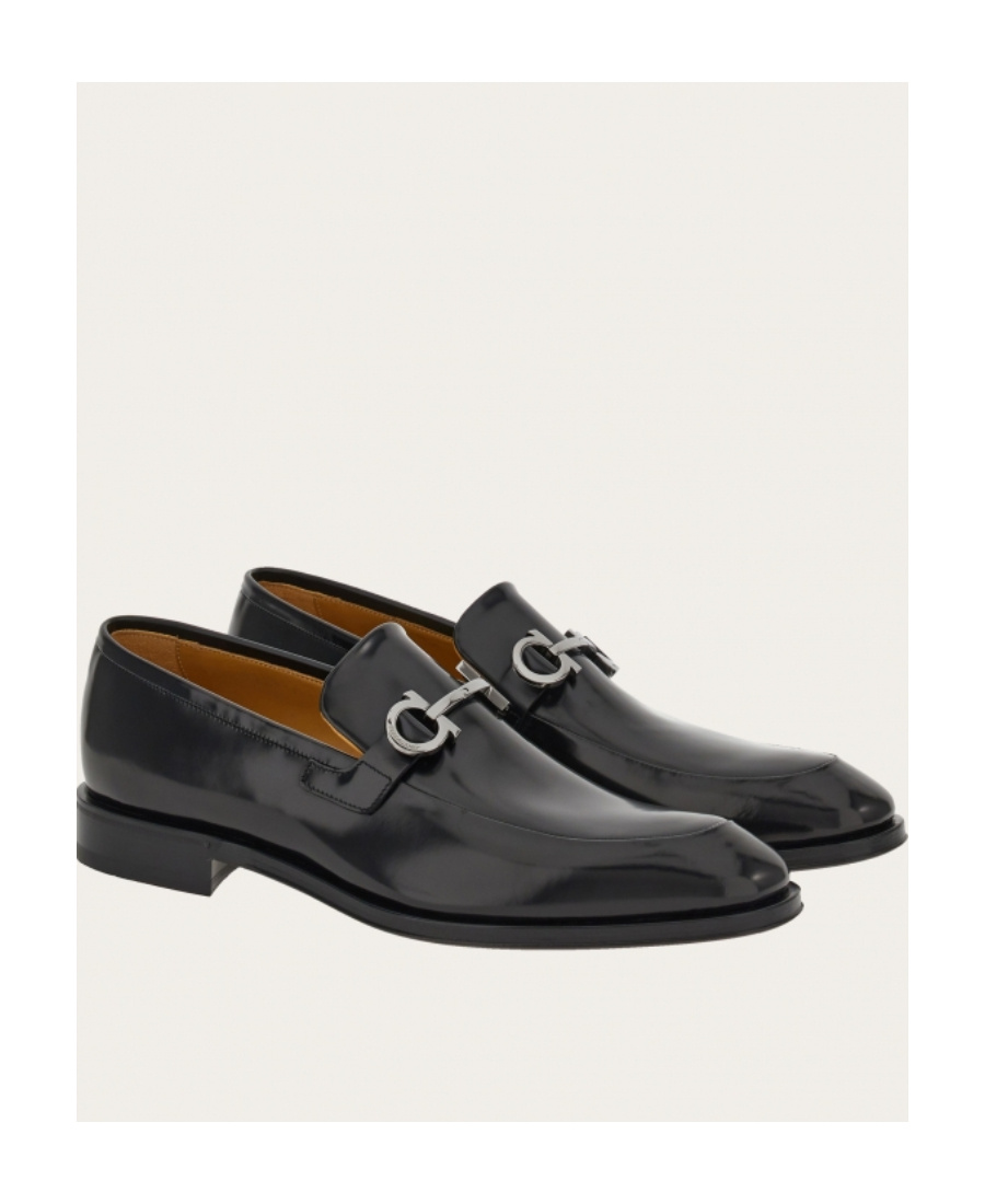 Ferragamo Men Gancini Leather Loafers In Black
