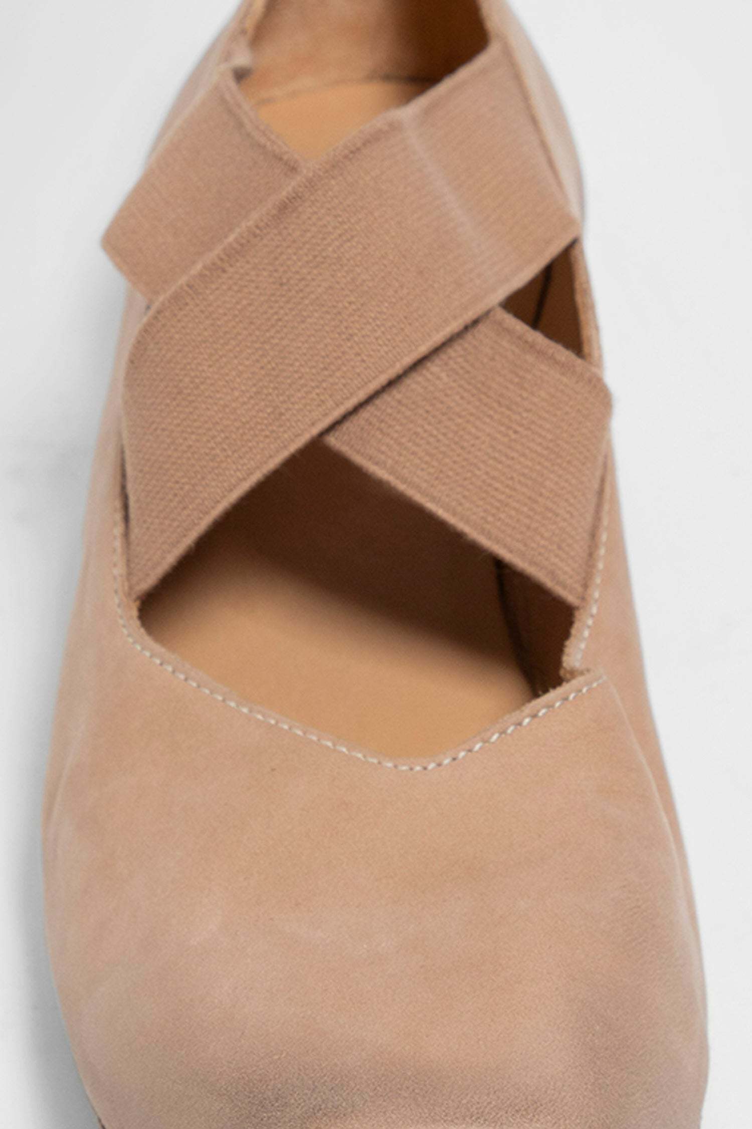 Uma Wang Ballerinas With Crossed Bands In Nude