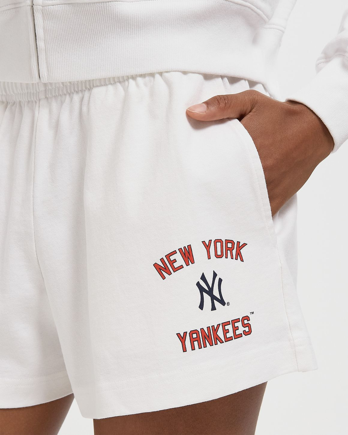 Sporty And Rich Elastic Waist Shorts In White