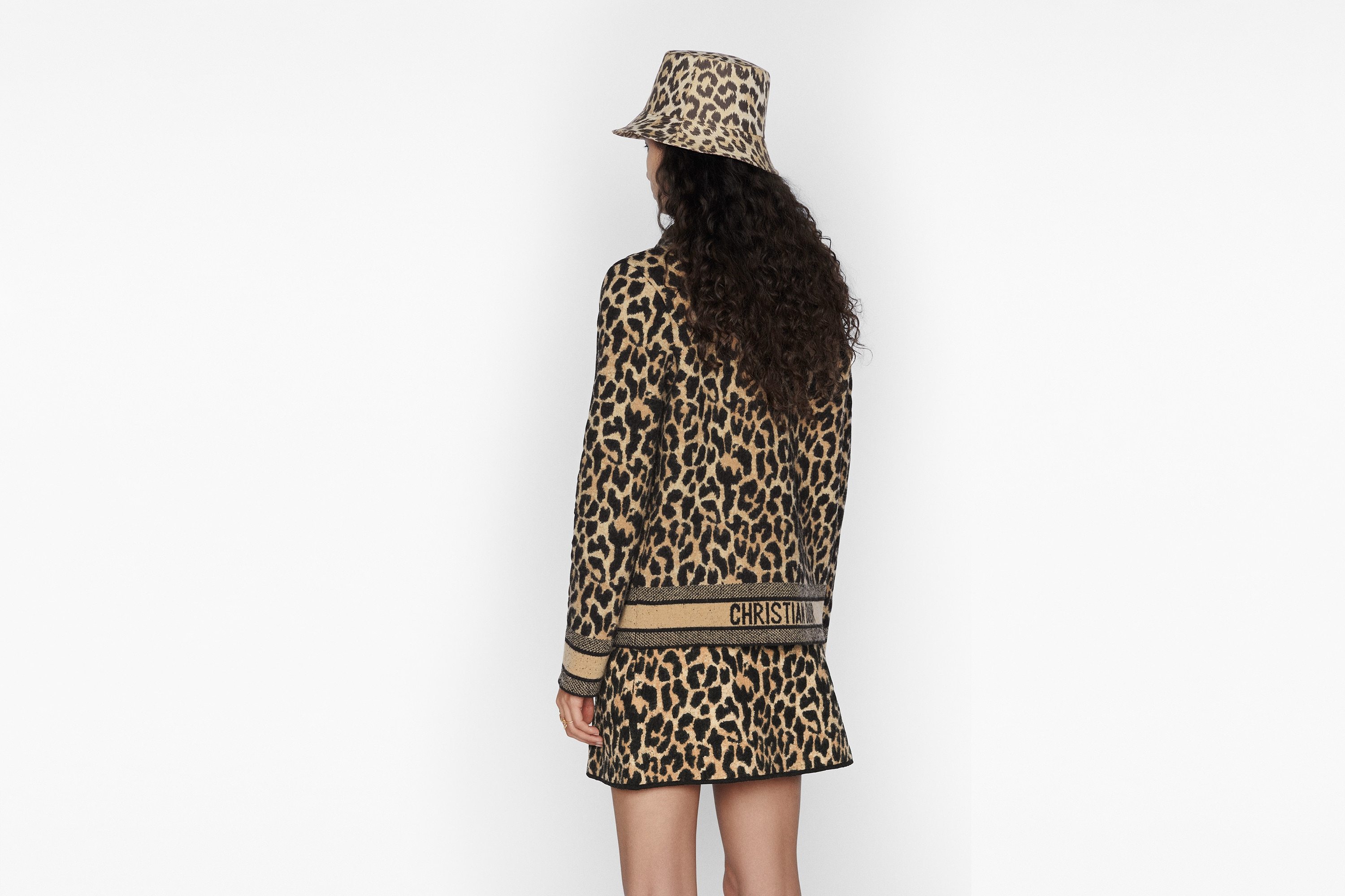 Dior Logo Small Rimmed Barrel Cap In Nude