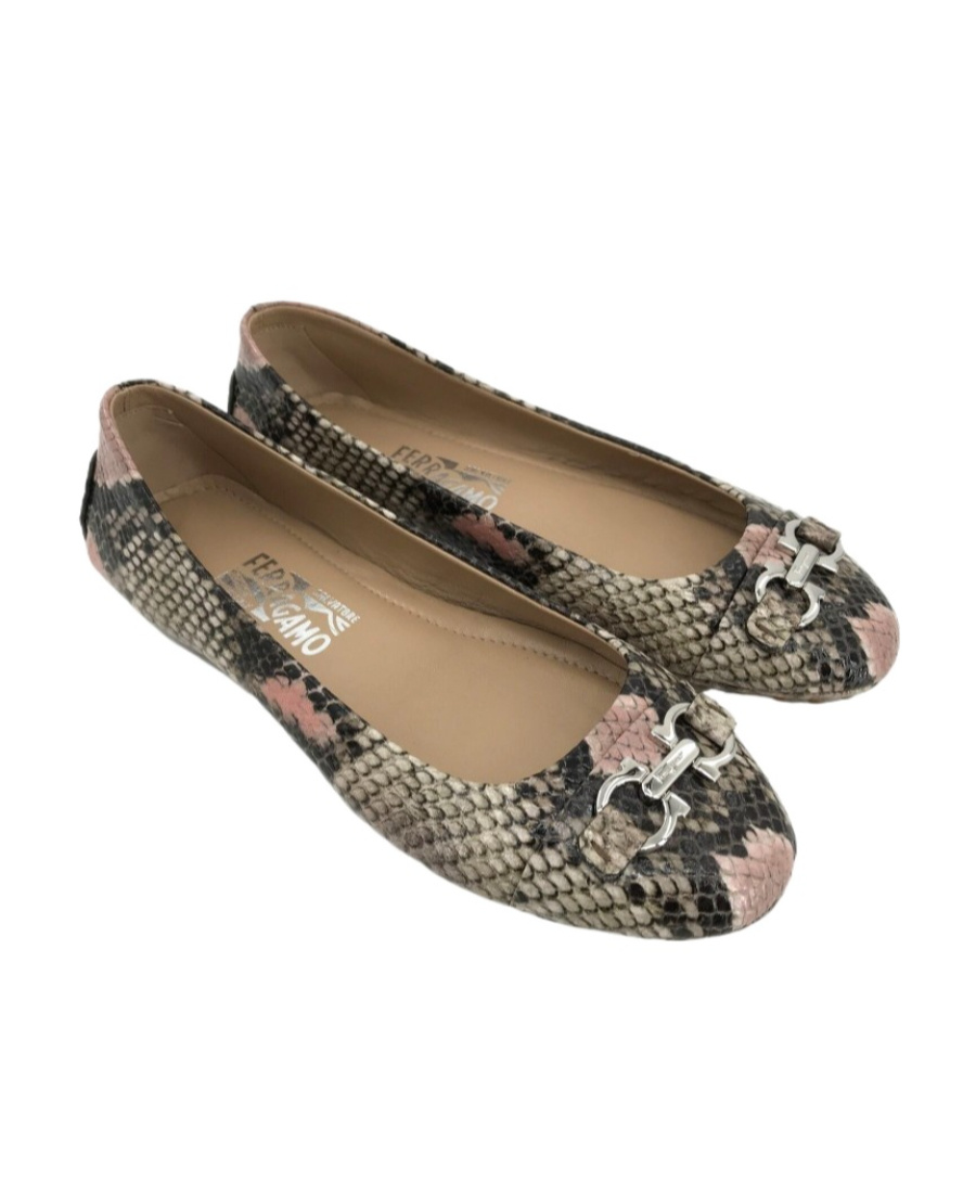 Ferragamo Logo Details Flat Shoes In Multicolor