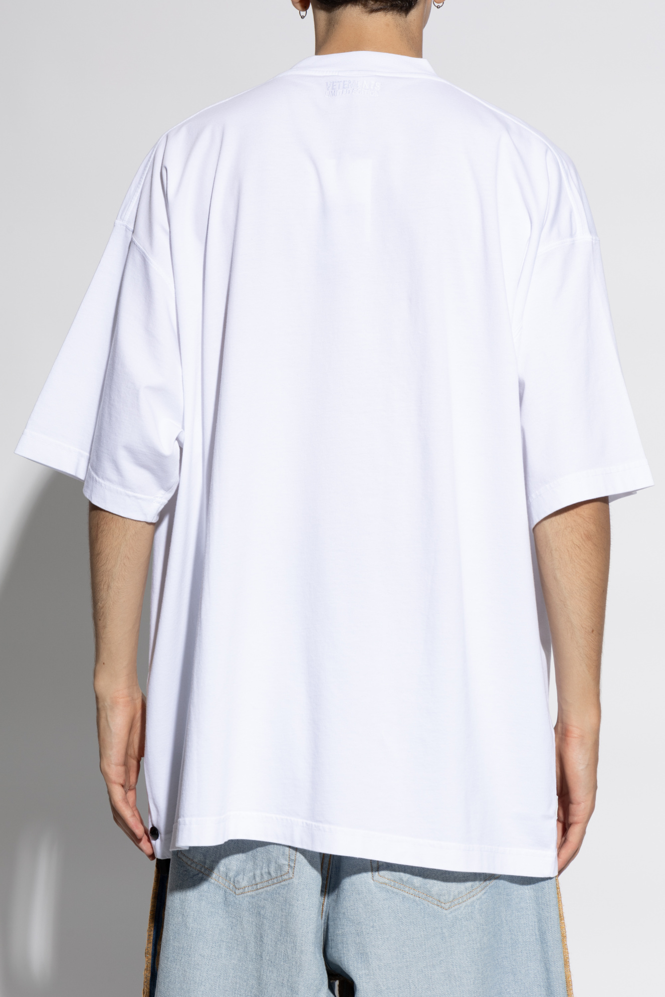 Shop Vetements No Social Media T-shirt In White