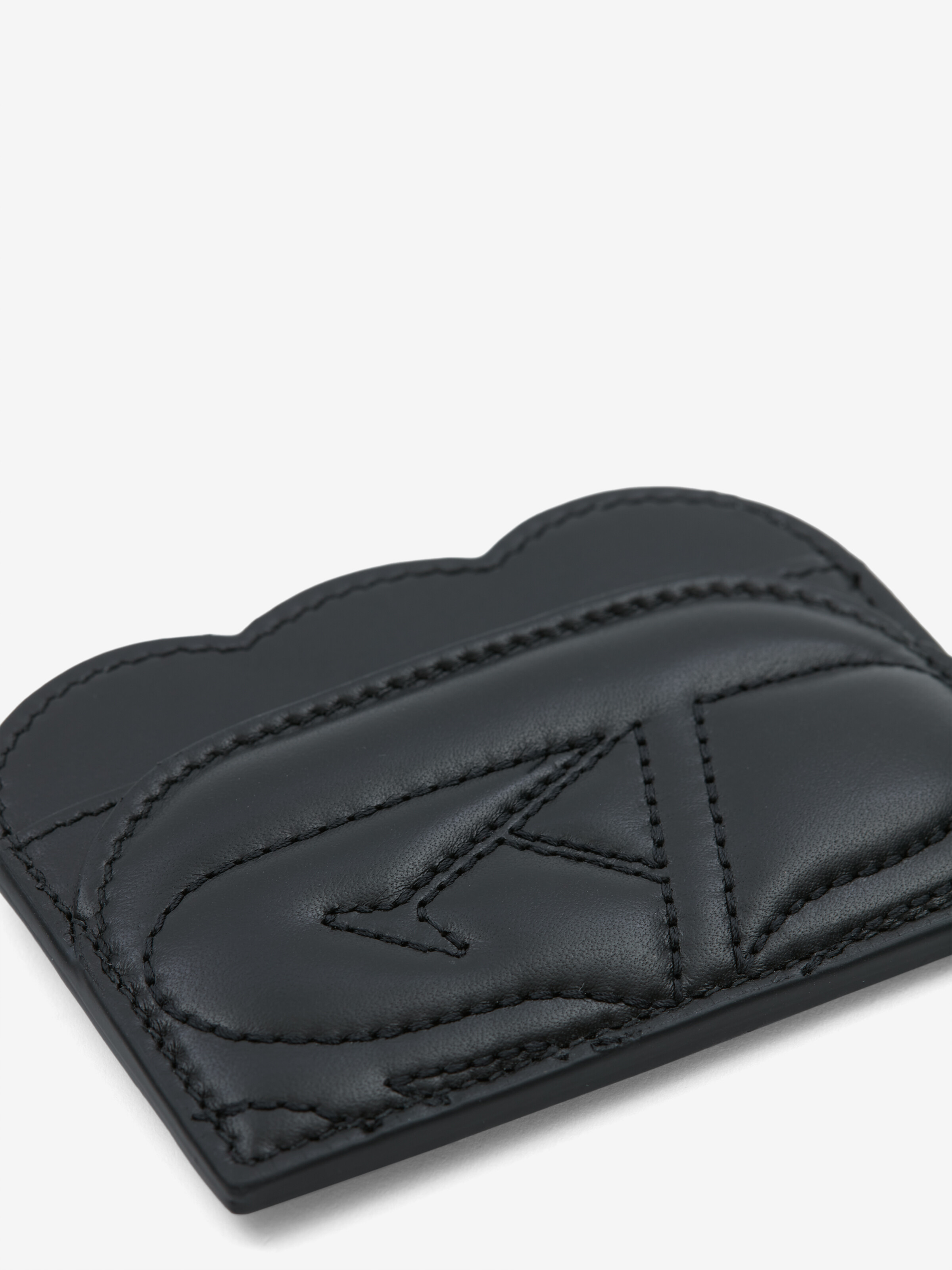 Shop Alexander Mcqueen Seal Logo Quilted Cardholder In Black