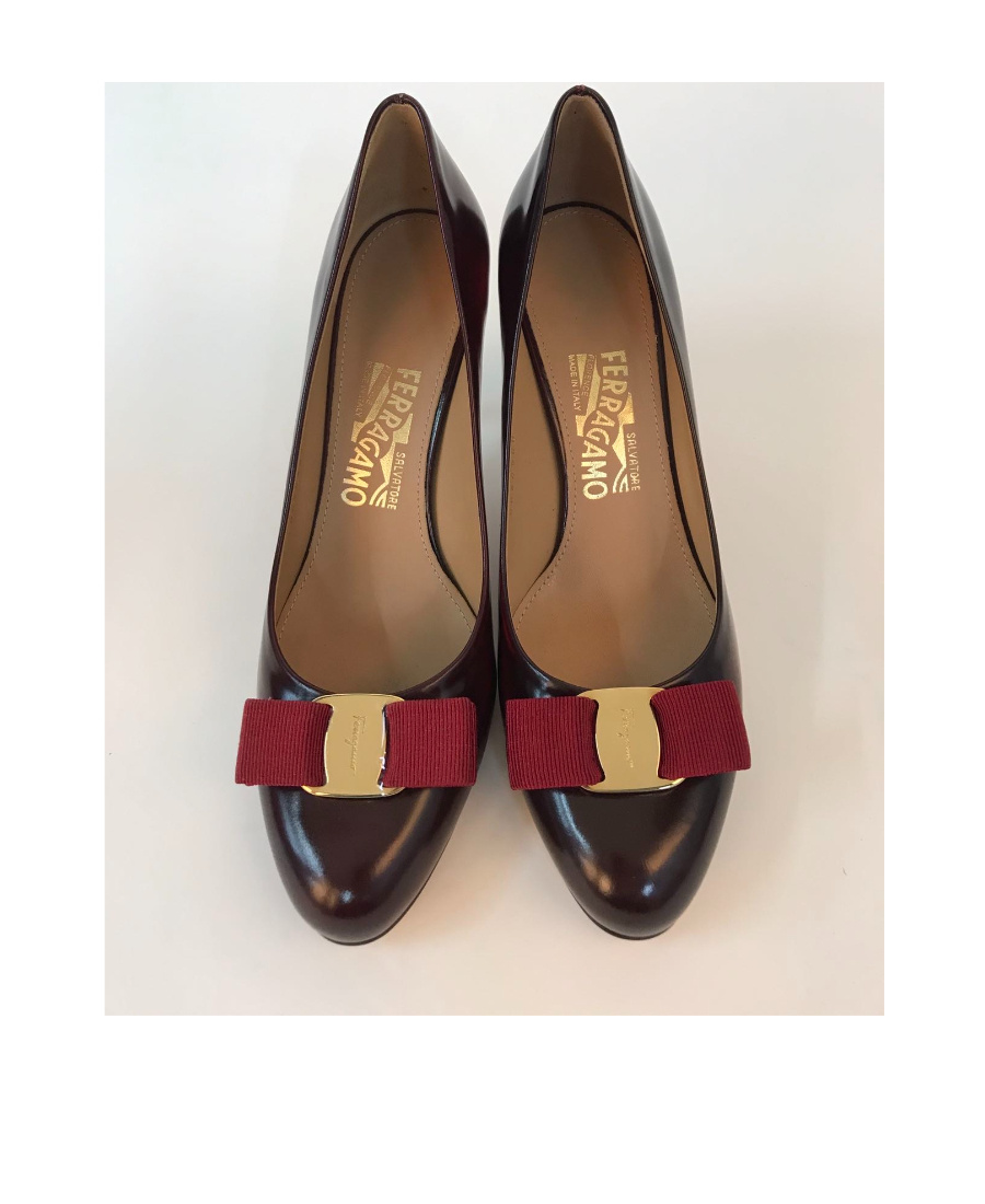 Ferragamo Logo High Heels In Black