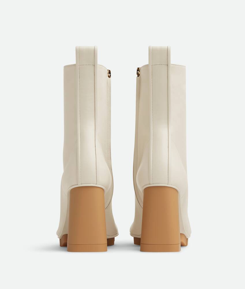 Bottega Veneta Shore 70 Nappa Leather Ankle Boots In Nude
