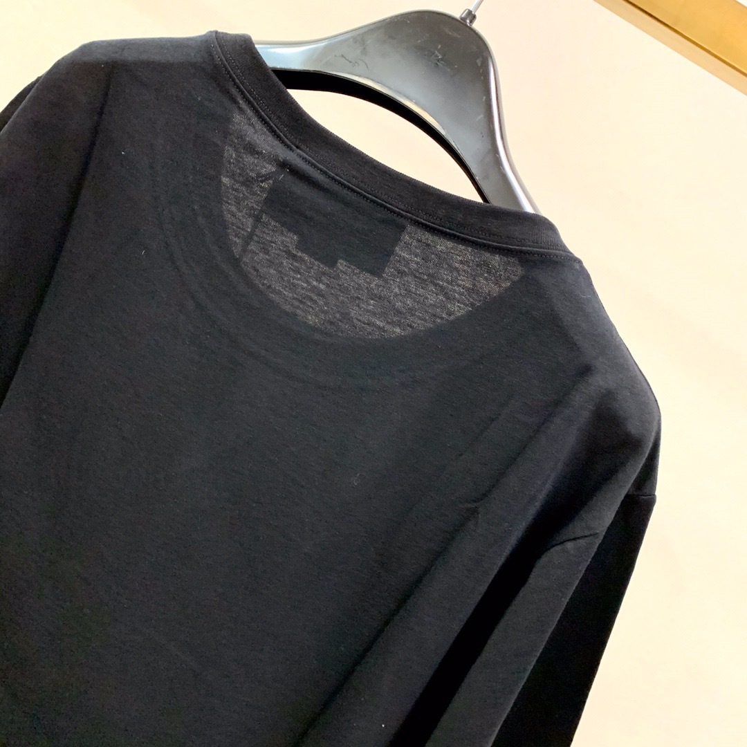 Gucci Love-print Sequinned T-shirt In Black