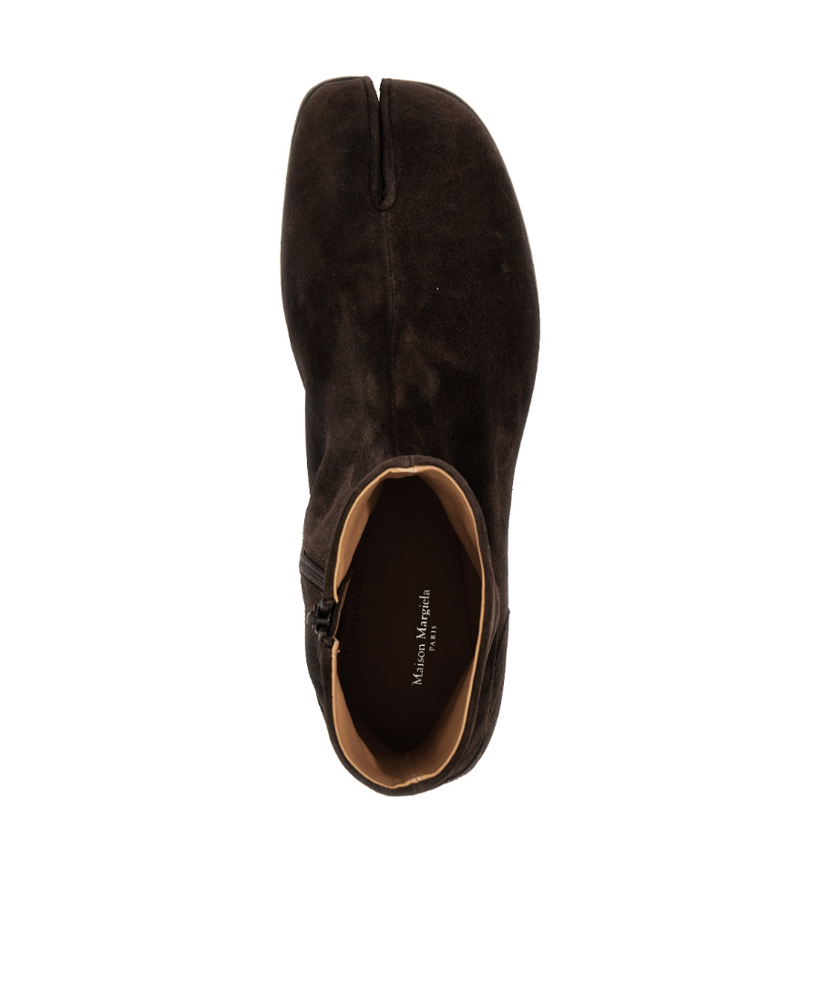 Maison Margiela Tabi Flat Suede Boots In Black