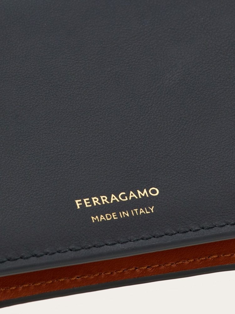 Ferragamo Logo Stamp Compact Wallet In Calf Leather In Black