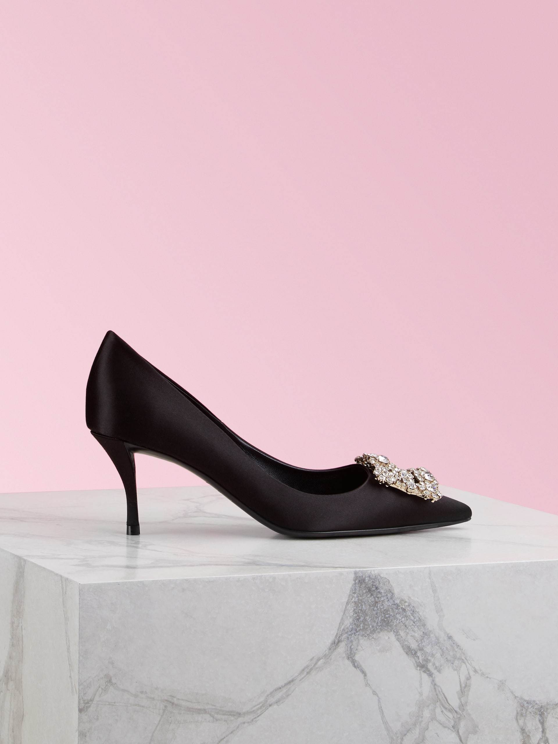 ROGER VIVIER ROGER VIVIER EMBELLISHED POINTED TOE PUMPS