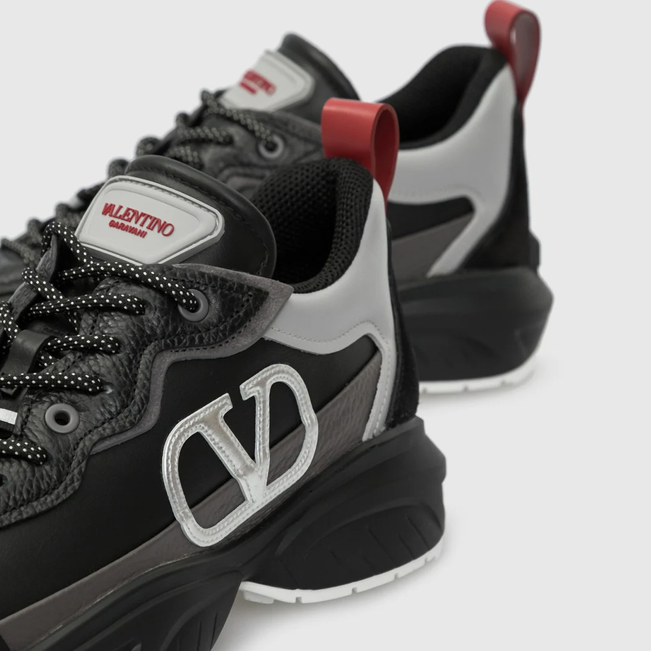 Valentino Shegoes Logo Casual Sneakers In Black