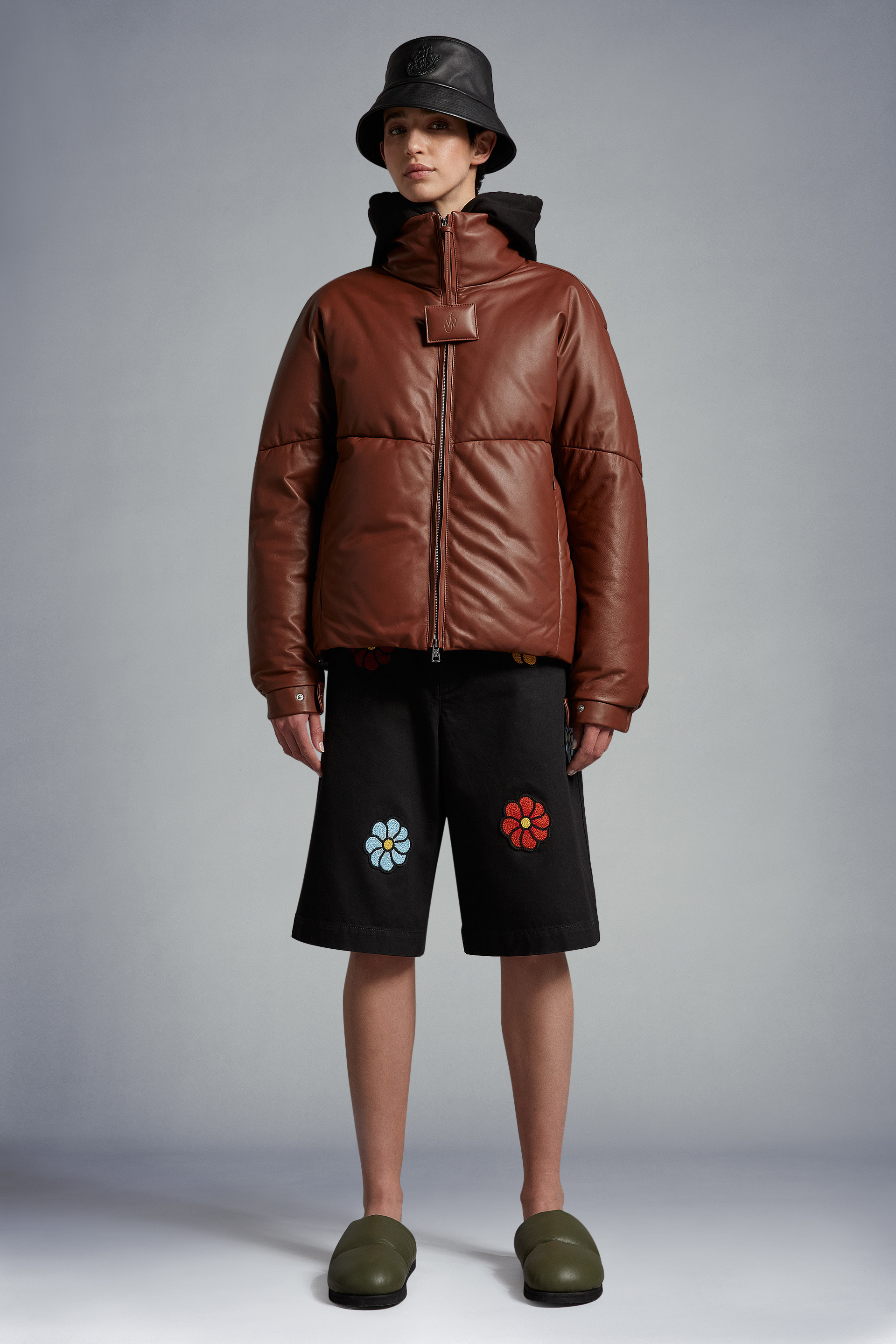 Moncler X Jw Anderson Flower Patch Shorts In Black
