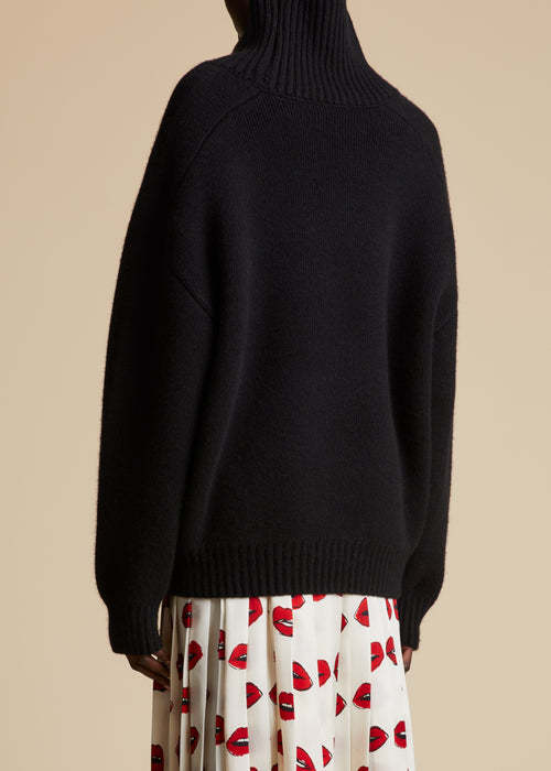 Khaite The Landen Cashmere Jumper In Black