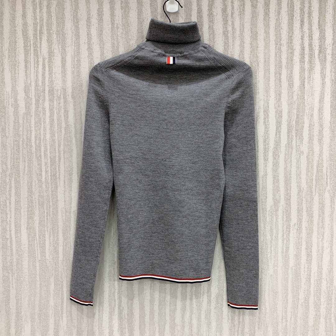 Thom Browne Rwb Tipping Stripe Merino Turtleneck Jumper In Gray