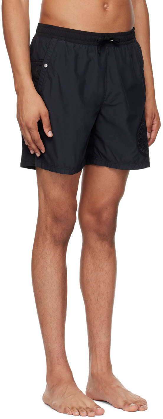 Stone Island Logo Embroidered Shorts In Black