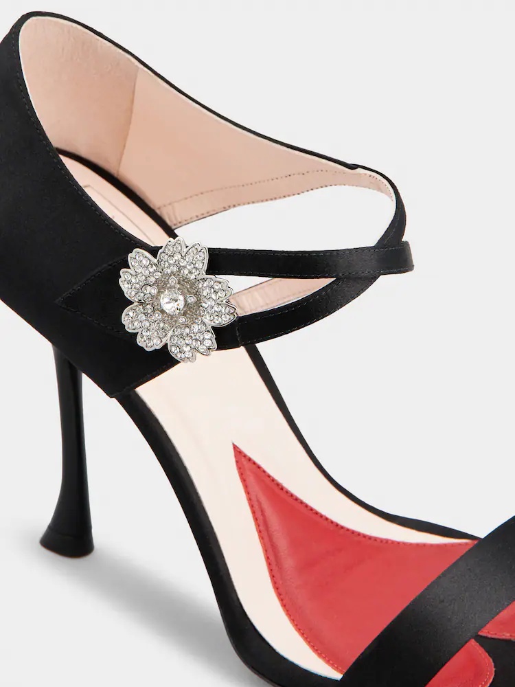 Roger Vivier "vivier Daisy Strass I In Black