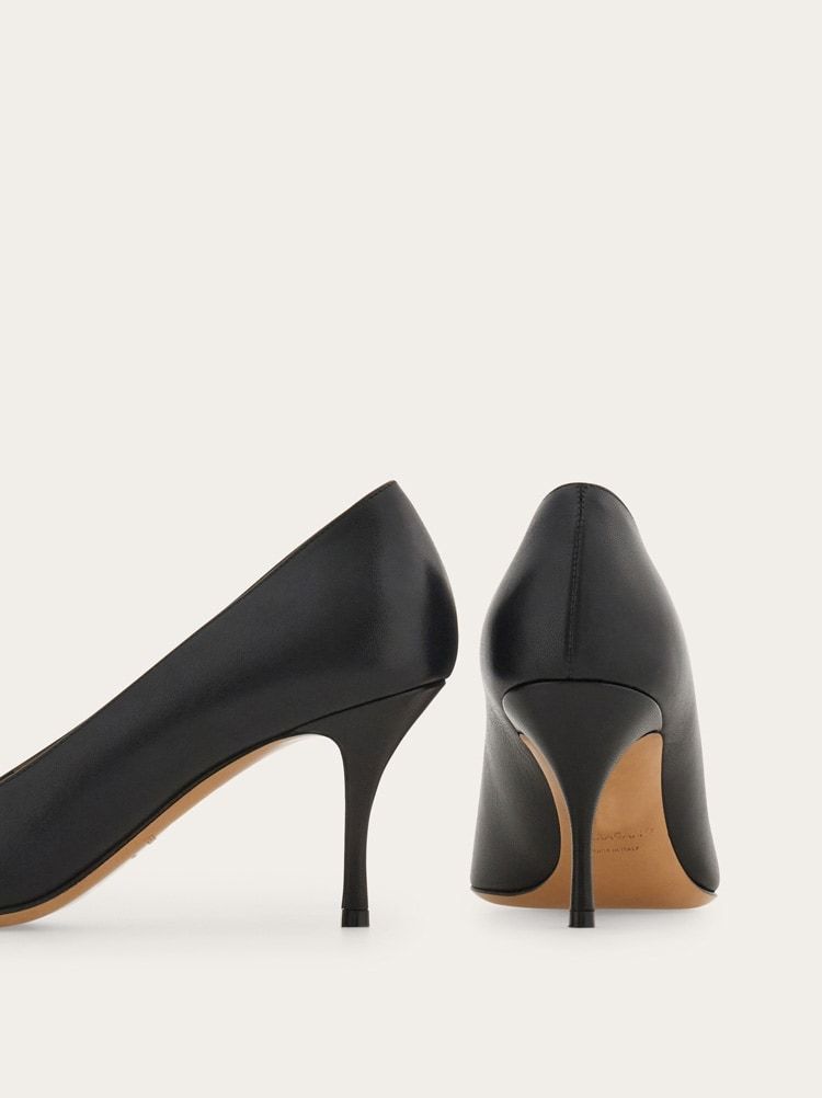 Ferragamo Escarpin Décolleté Maxi Gancini Noir Taille 41 In Black