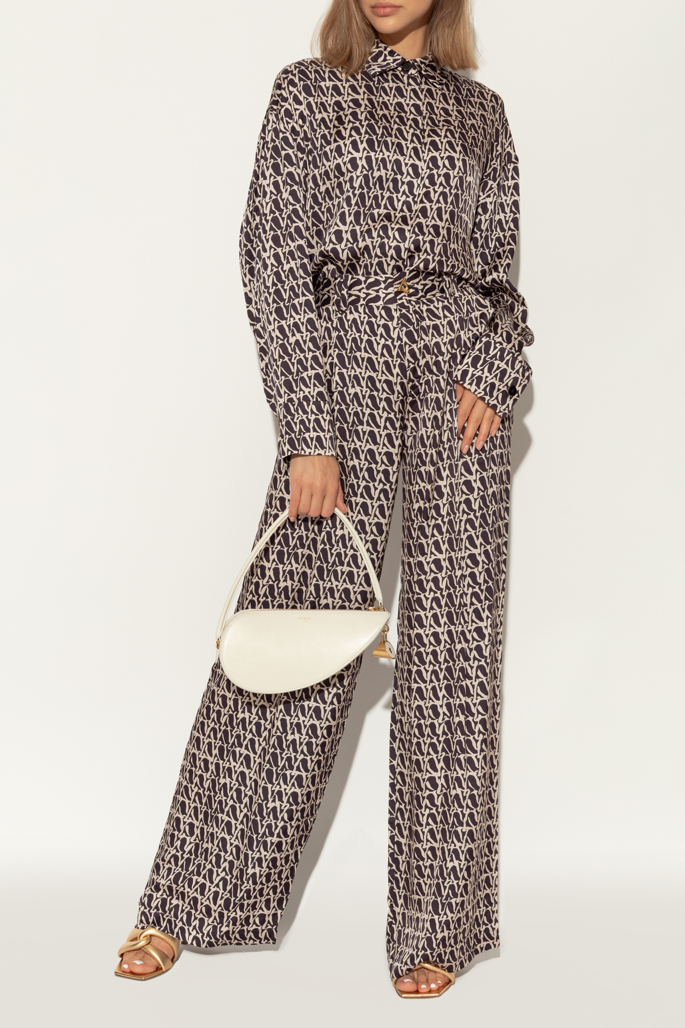 Gianvito Rossi Love Knot Metallic Square Toe Mules In Nude