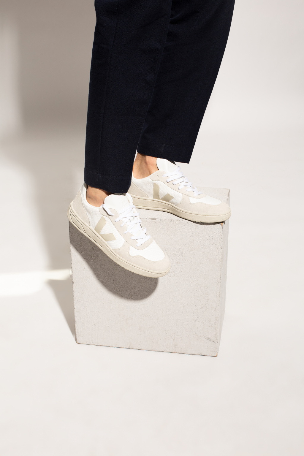 Veja Vmur10 Lace-up Casual Sneakers In White