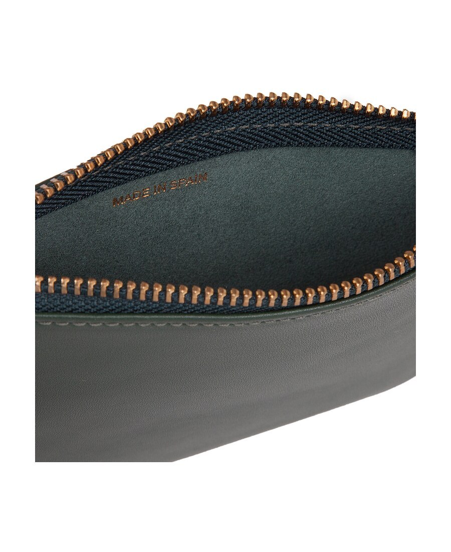 Comme Des Garçons Logo-print Zipped Wallet In Green
