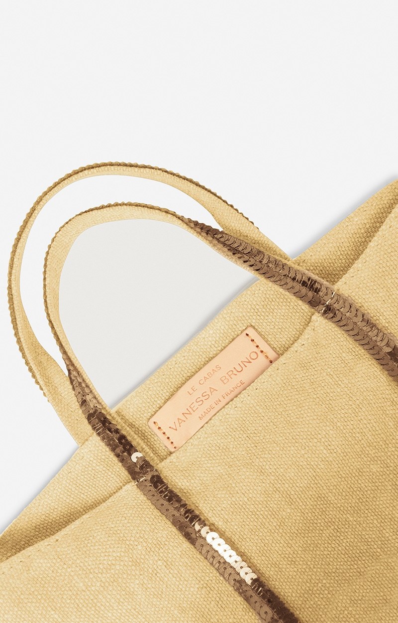 Vanessa Bruno Cabas Xs Shoulder Bag In Nude