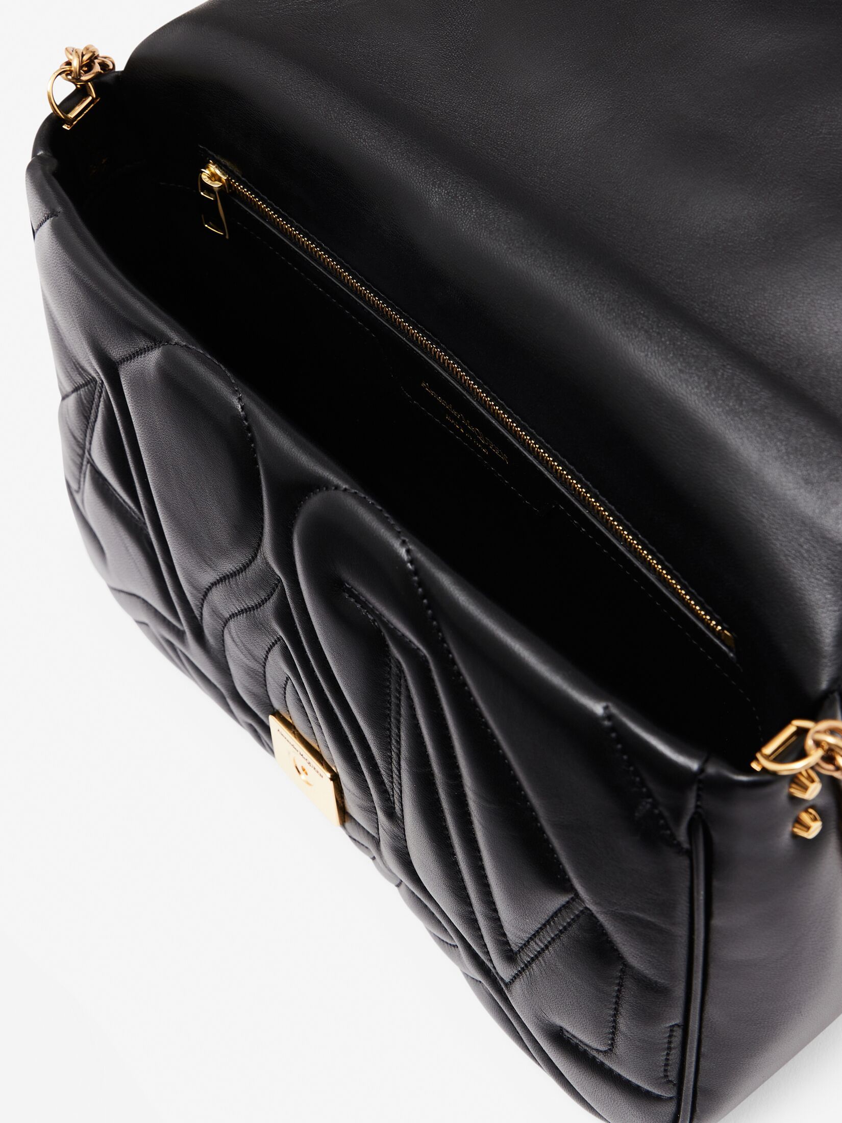 Alexander Mcqueen Quilted Leather The Seal Shoulder Bag In Black