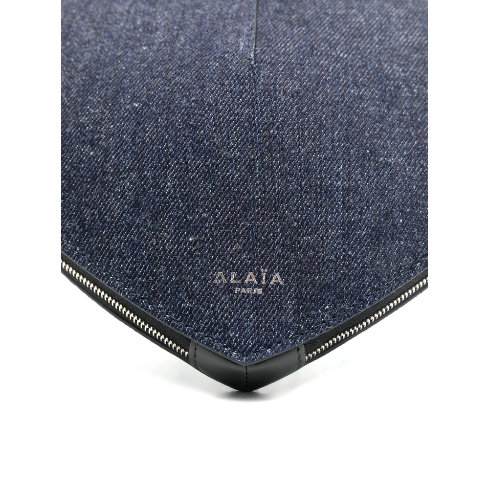 Alaïa Heart-shaped Shoulder Bag In Black