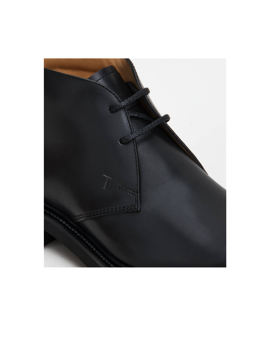 Tod's Lace-up Desert Boots In Black
