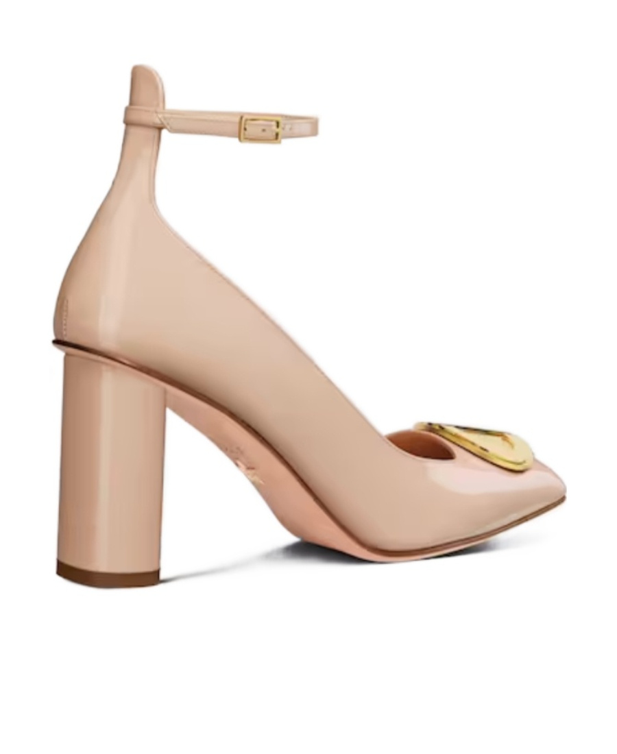 Dior Cd Logo Clasp High Heels In Nude