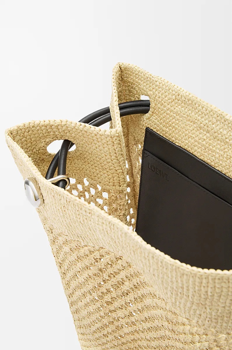 Loewe Pebble Hobo In Raffia In Natural