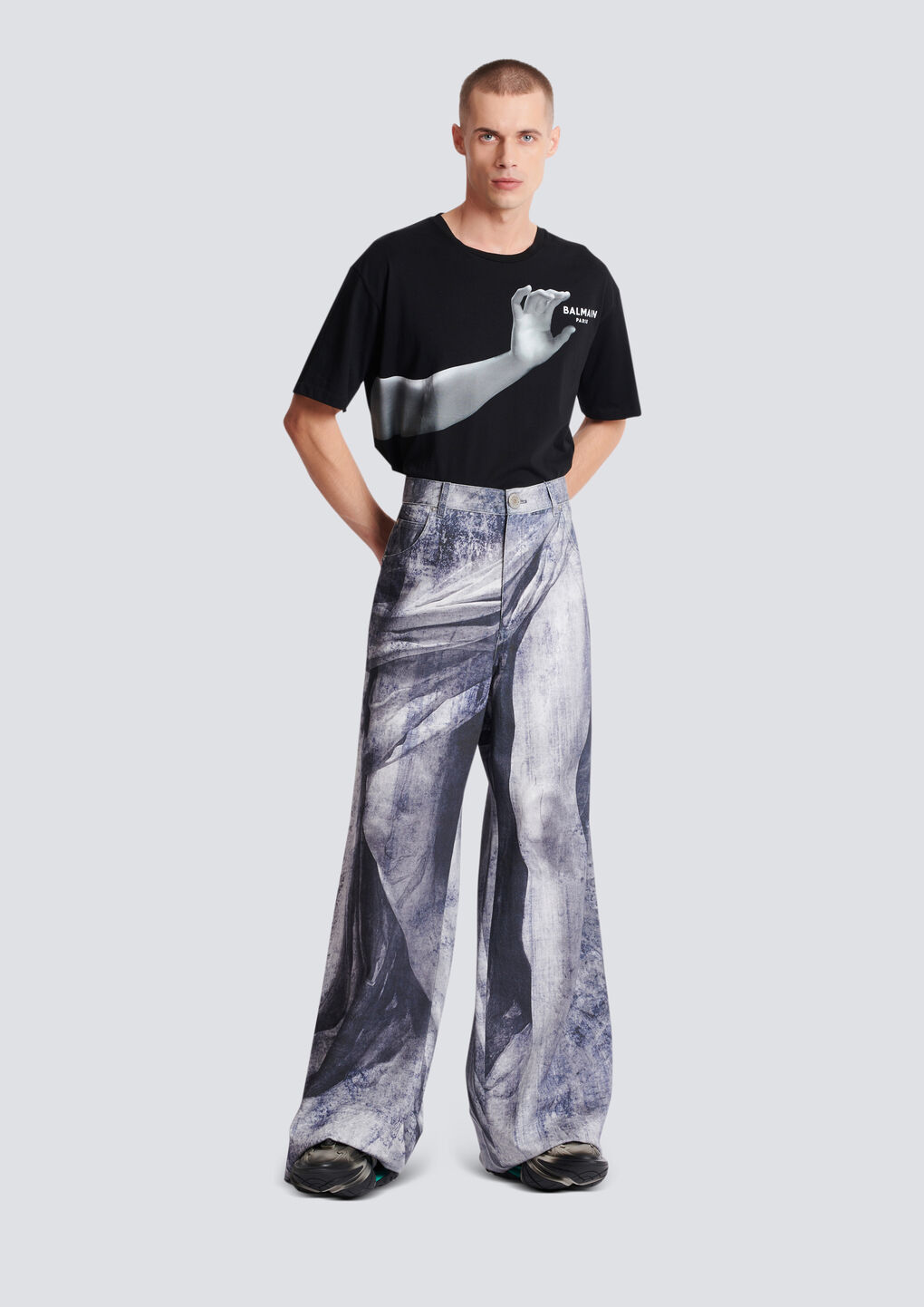 BALMAIN LOOSE-FITTING STATUE PRINT JEANS