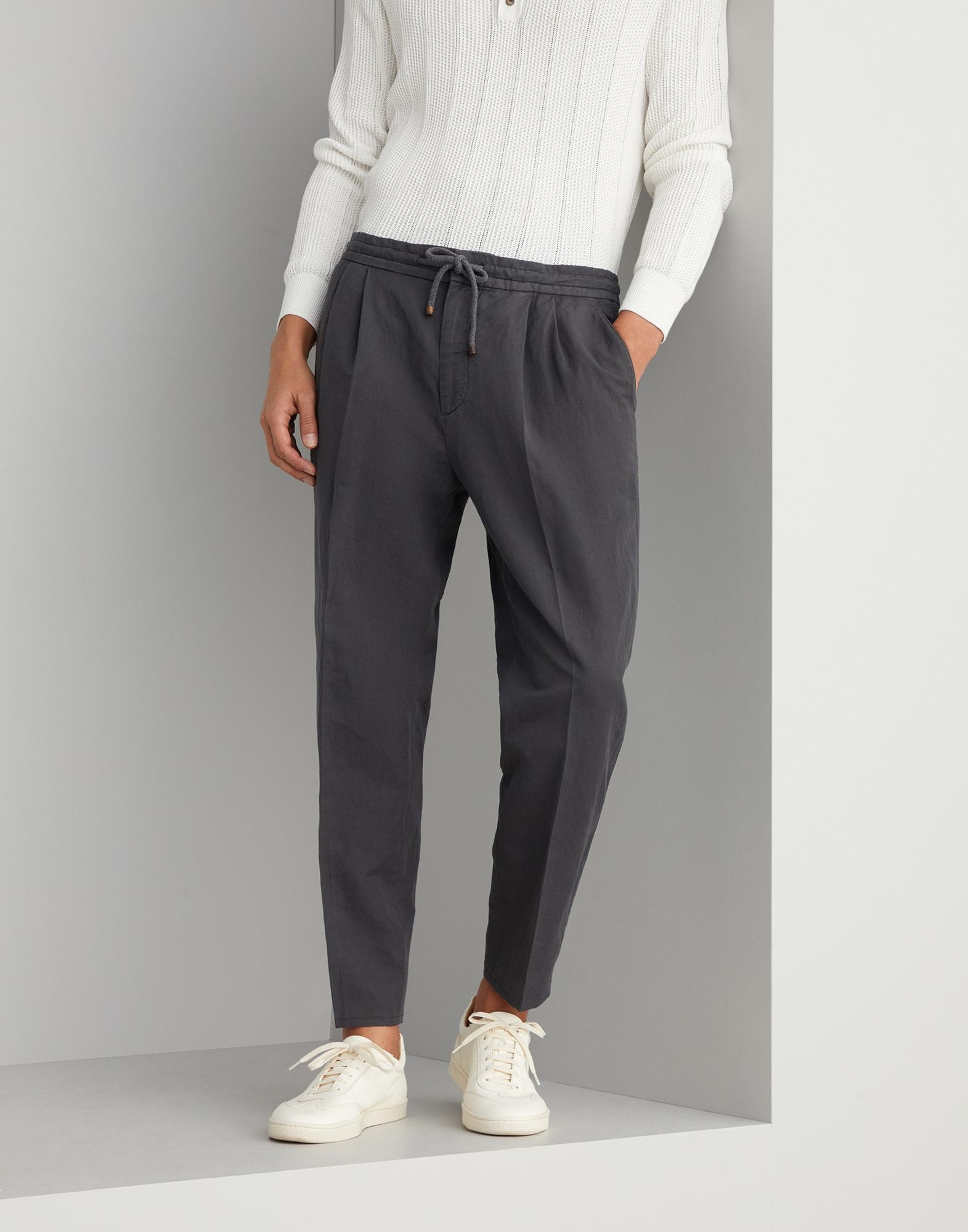 Brunello Cucinelli Drawstring Pleated Tapered-leg Trousers In Black