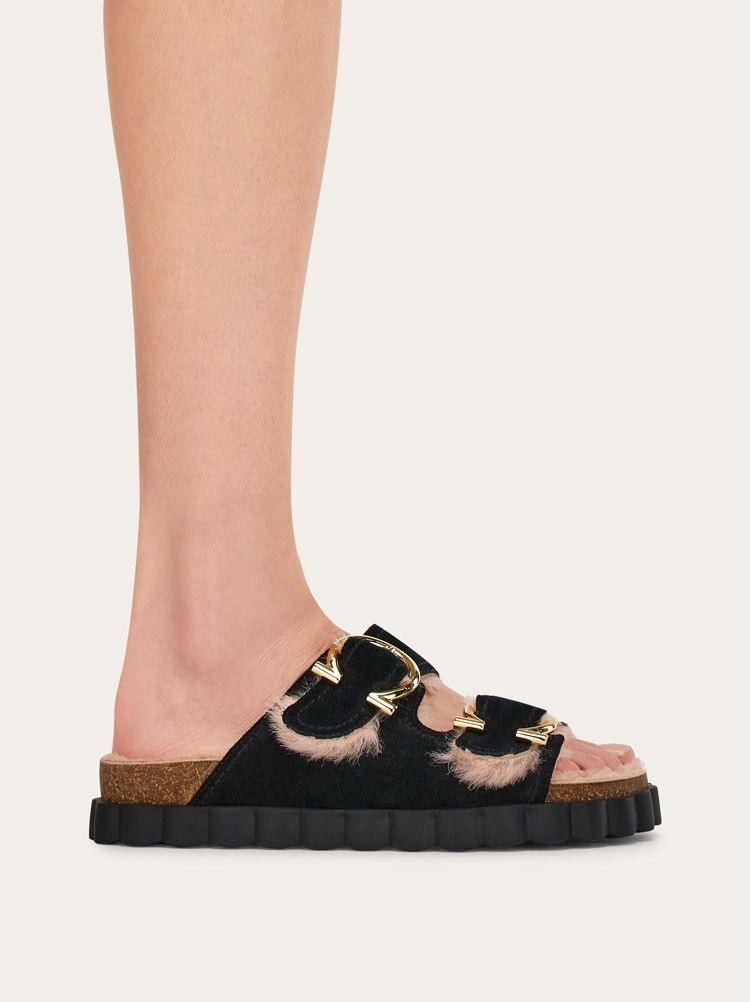 Ferragamo Gancini Buckle Sandals In Black