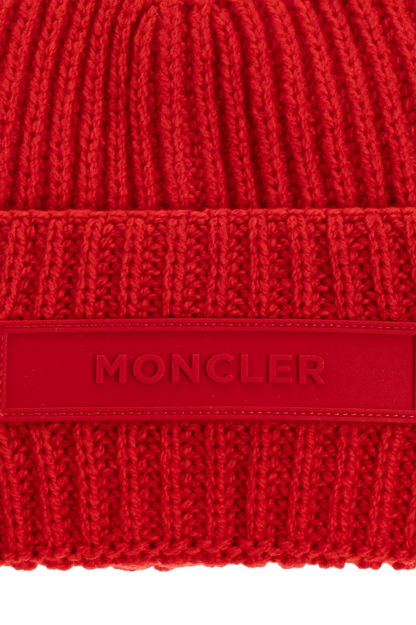 Moncler Ribbed Logo-plaque Beanie In Red